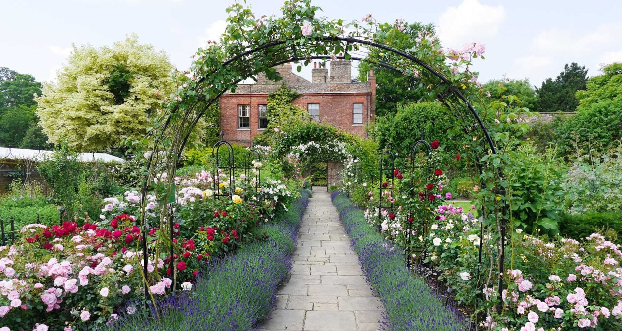 The Art of the Living Threshold: Garden Arches in the British Landscape